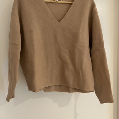 Maglione scollo a V beige