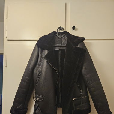 Kunstlederjacke mit Teddyfell 