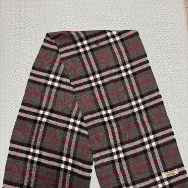 VINTAGE BURBERRY SCARF