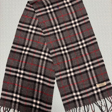 VINTAGE BURBERRY SCARF