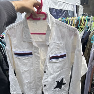 Jeansjacke cremefarbig mit Motiv