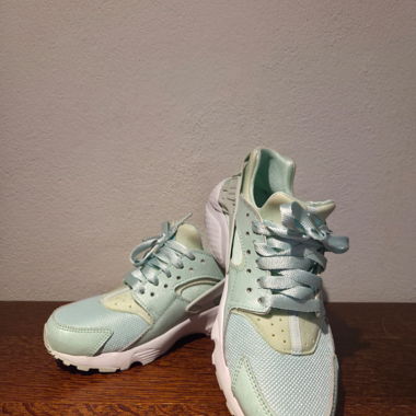 Sneakers Huarach alla menta pastello
