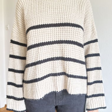 Gestreifter Strickpullover