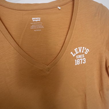 Maglietta Levis mai usata 
