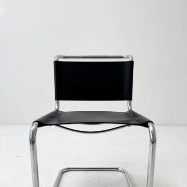 Schwarze Freischwinger-Stühle S33 von Mart Stam