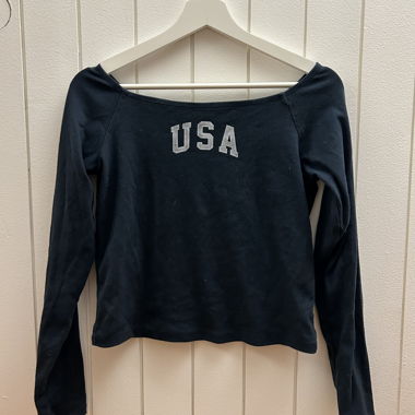 Hollister USA Long-Sleeve Off-Shoulder Shirt M