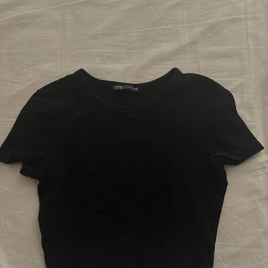 black zara crop top