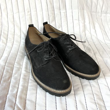 Schwarze Schnürrschuhe