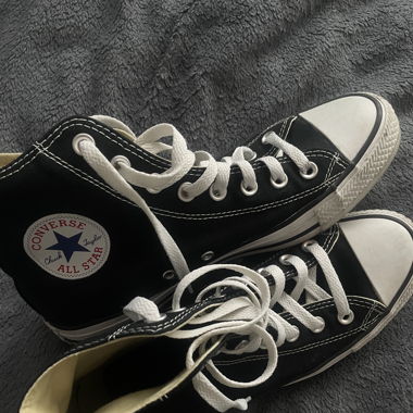 Black converse 