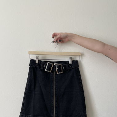 TOPSHOP DENIM SKIRT - SIZE 34