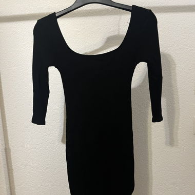 Robe noire côtelée - Élégante et confortable – T.S