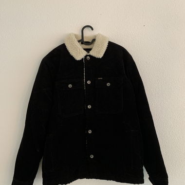 Schwarze Cordjacke mit Teddykragen Volcom