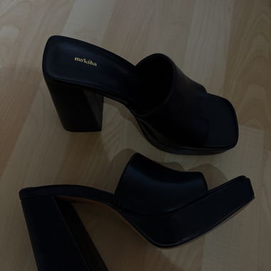 Schwarze Block-Absatzschuhe