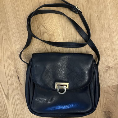 Sac bandoulière en cuir noir