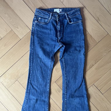 Jeanshose mit Schlag