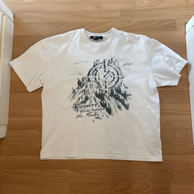 T-shirt bianco Vicinity