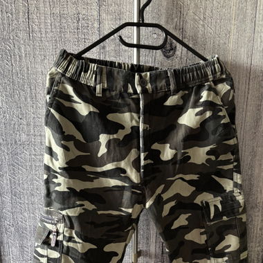 cargo jeans military