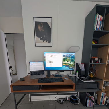 Schreibtisch/Desk