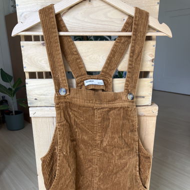 Kurzes Cord Kleid Pull & Bear