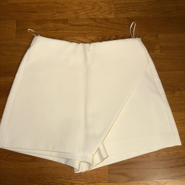 Shorts bianchi Zara XS a portafoglio