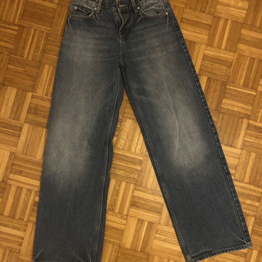 Straight-Leg Jeans aus blauem Denim