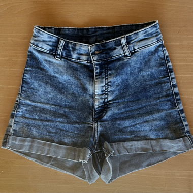 Short in denim sottili a vita alta