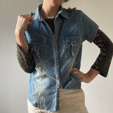 Camicia in jeans con tasche in