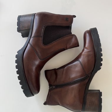 Stivaletti in pelle marrone