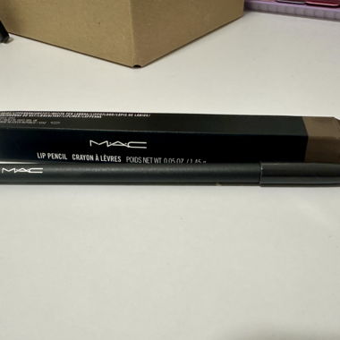 MAC Lippenstiftstift Greige
