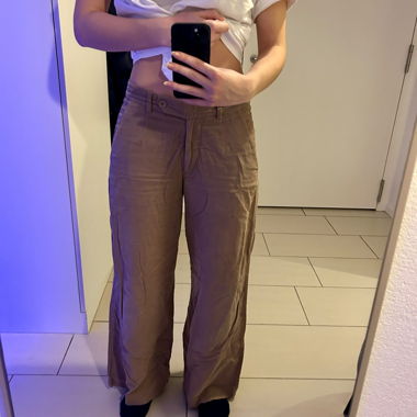 ensemble pantalon en velours côtelé et polo à fleurs