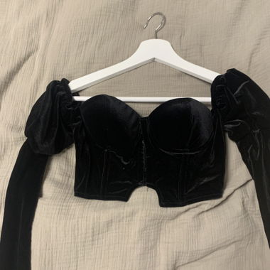 Long sleeve cropped shirt