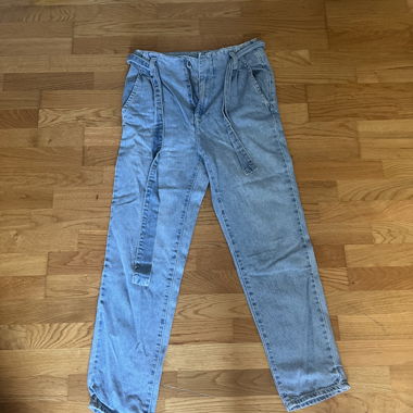 Jeans mit Bändel