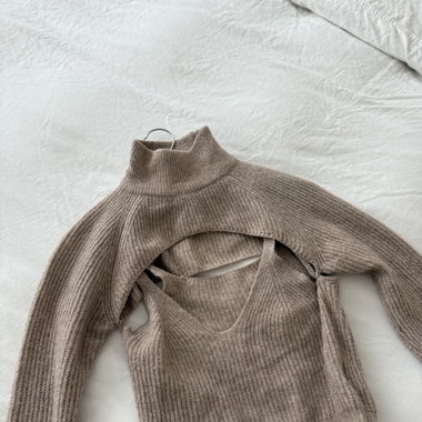 knit light brown, cut outs