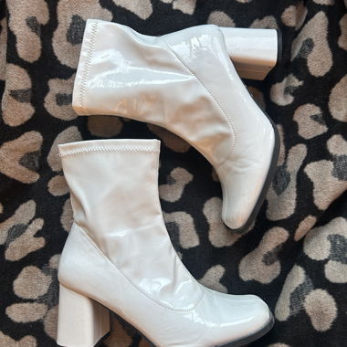 White vintage ankle boots