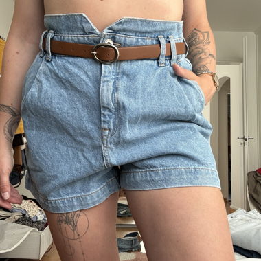 blue zara paperbag shorts in 38