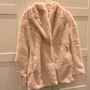 Cappotto in pelliccia sintetica rosa