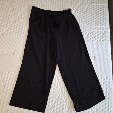 Pantaloni neri 3/4