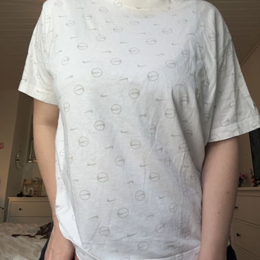 T-shirt bianco Nike