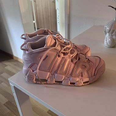 Nike Uptempo