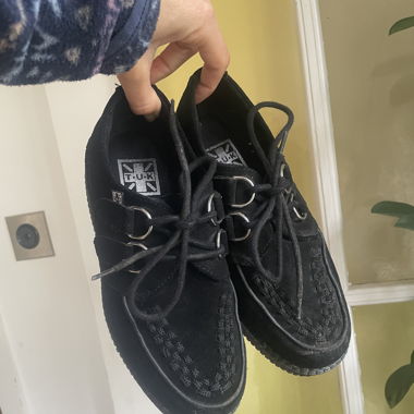 Tuk Shoes