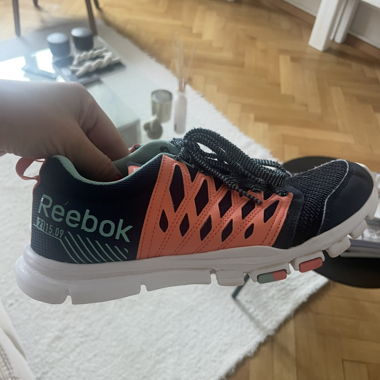 Reebok-Sportschuhe