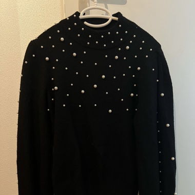 Pullover mit Perlen