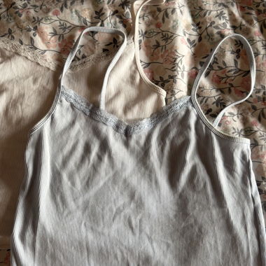 2er-Set Rippstrick-Tops mit Spitzenbesatz