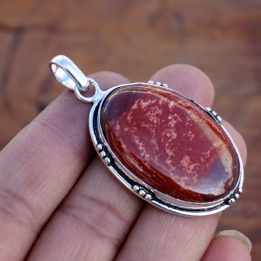 Pendentif en jaspe peau de serpent