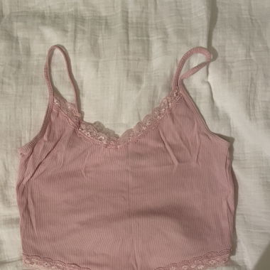 Crop Top mit Spitzendetails