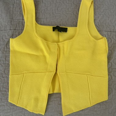 Haut court en maille jaune