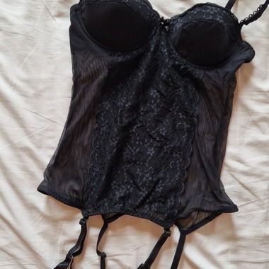 Corset noir en dentelle