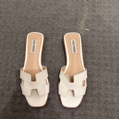 Steve Madden sandals in cream