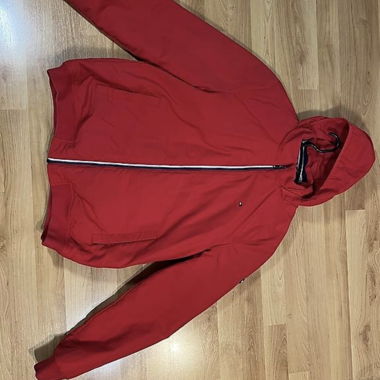 Tommy Hilfiger rote Steppjacke mit Kapuze Gr. 176