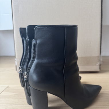 Schwarze Stiefeletten (Steve Madden)